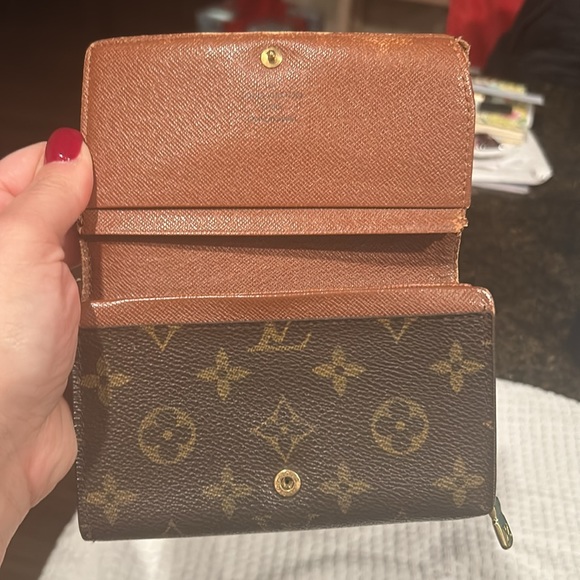 LV MONOGRAM WALLET - Picture 9 of 9
